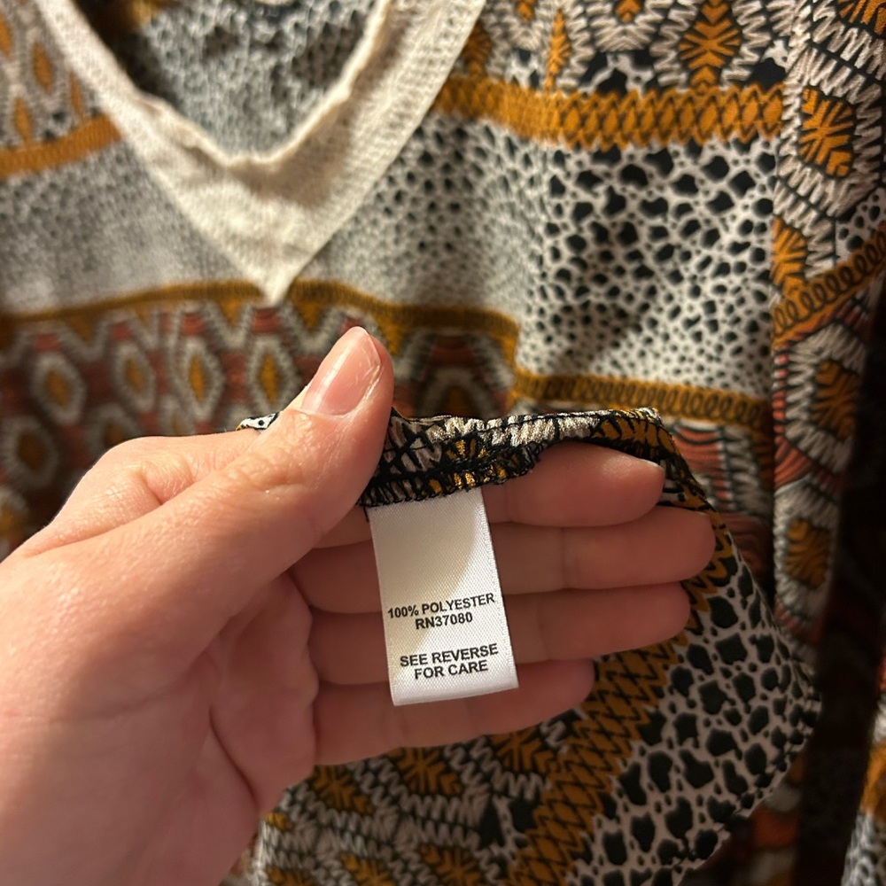 Bohemian Patterned V-Neck Top - Picture 2 of 3